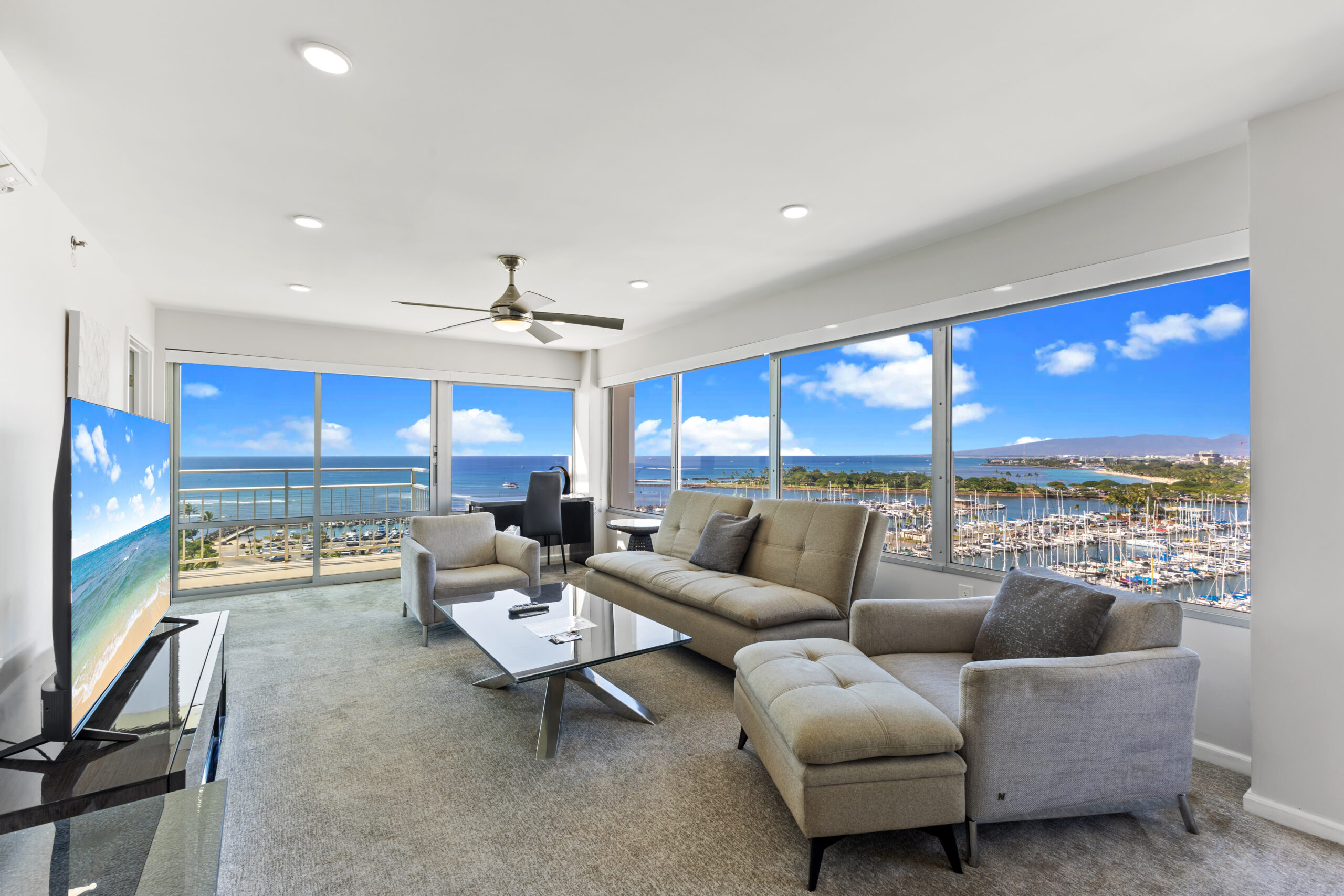 ILIKAI CONDO イリカイコンドラグーン＆ハーバービュー中層階２ベッドルーム